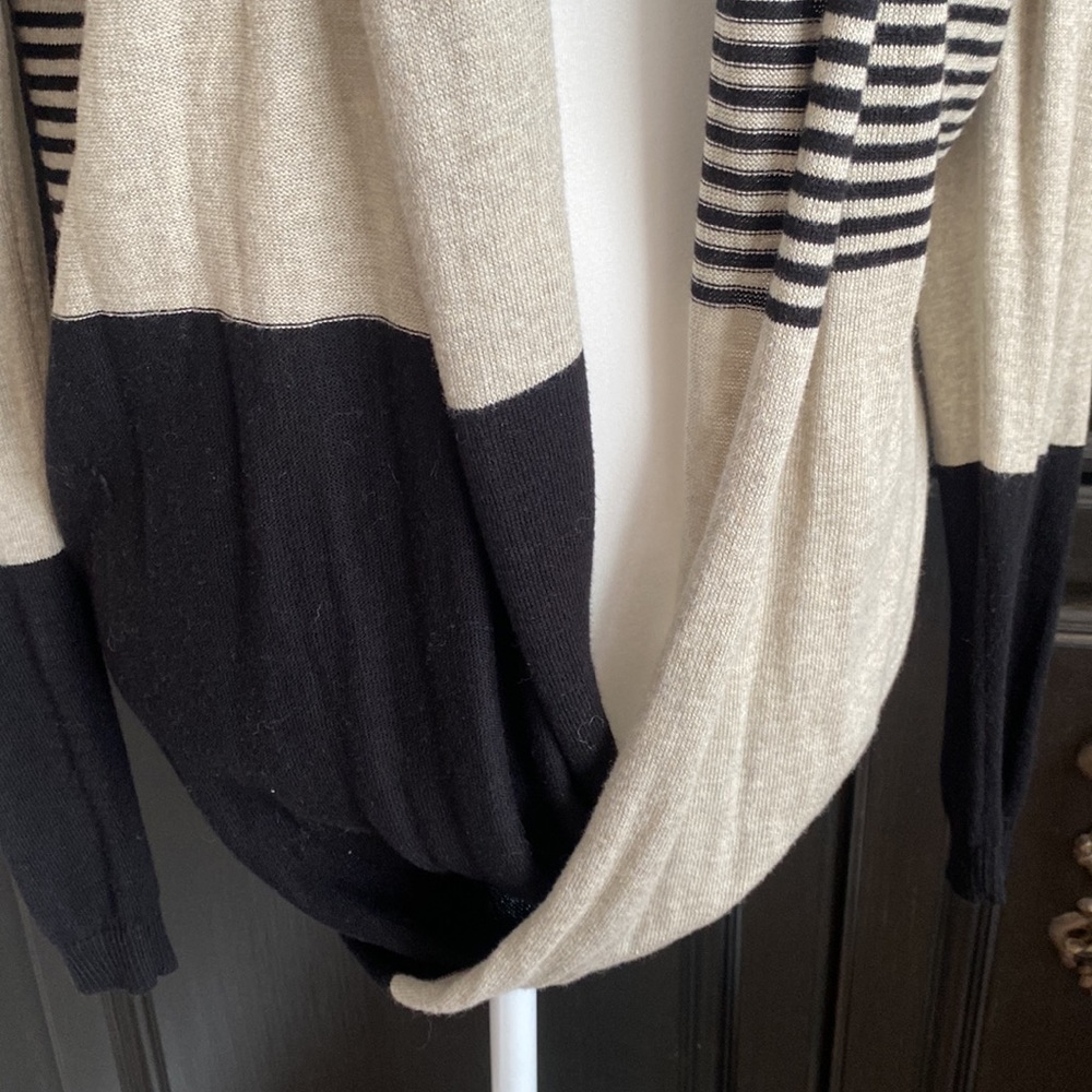 Max Studio Sweater - Picture 2 of 4